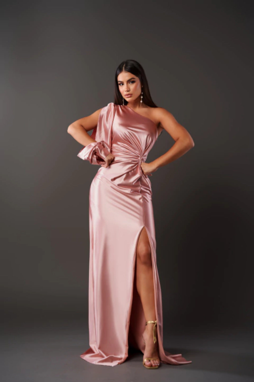 Anna | Elegancka sukienka o sylwetkowym kroju
